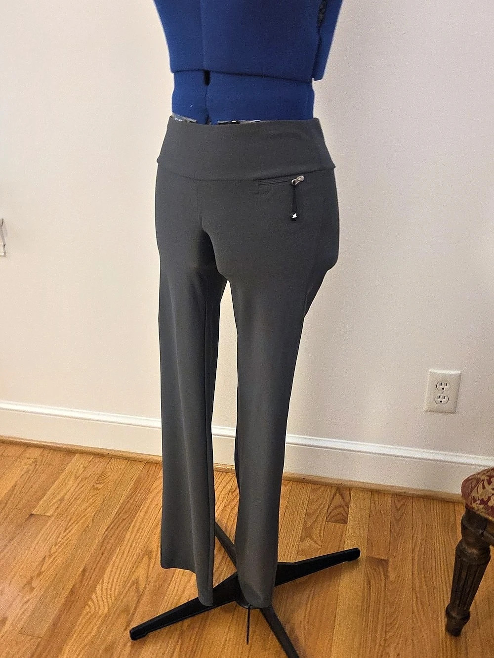 Aerie Fit Workout Pant Gray Straight-Leg Pant - Picture 3 of 6